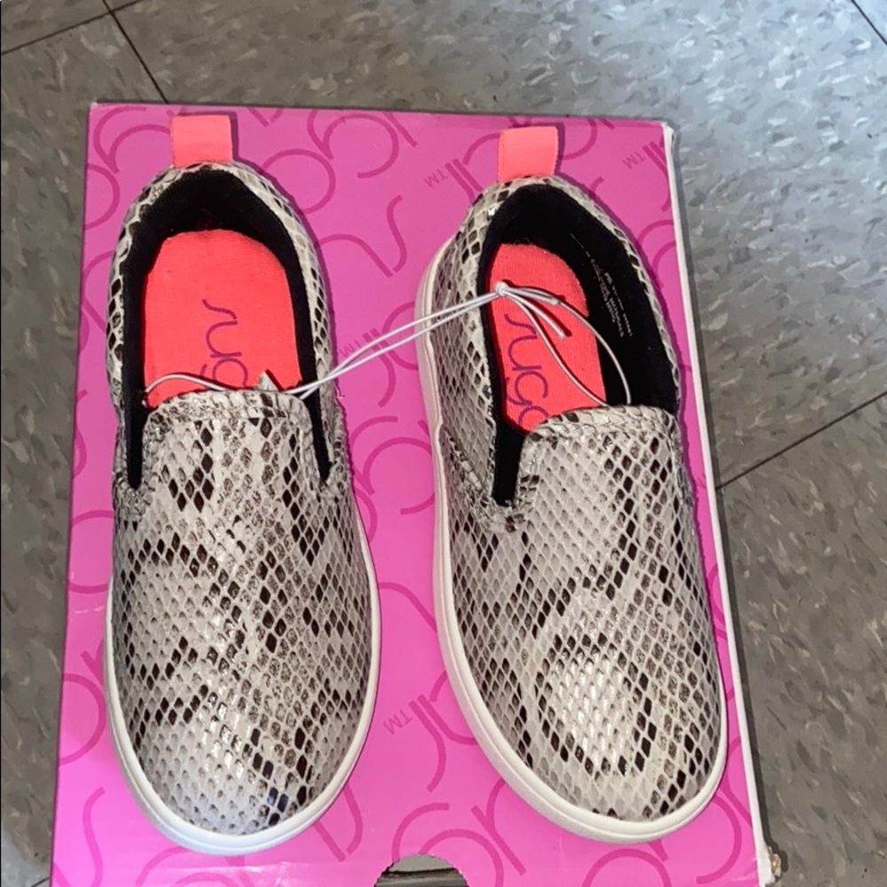 Toddlers Brand new shoes. SZ11